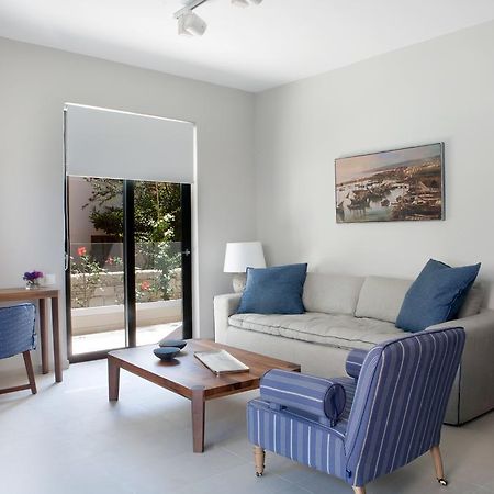 Aethrion Boutique Homes Kato Daratso Bilik gambar